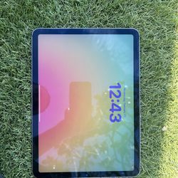 Ipad 4th gen- 64 GB W/ Apple pencil !