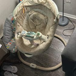 Graco Plug In Baby Swing 🎶