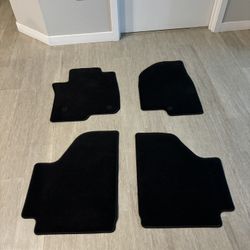 2021-2024 GMC YUKON XL first and second row carpet mats