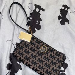 Michael Kors wristlet