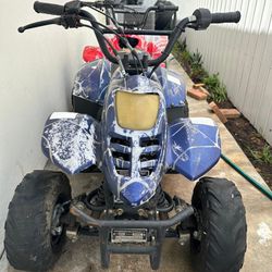 FOUR WHEELER ATV SMALL BLUE MOTORCYCLE DIRT BIKE (NEEDS REPAIR NO KEYS)