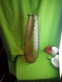 World Traveler 22" Vase