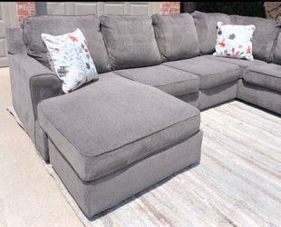 Large U-Shaped Sectional Couch, DELIVERY AVAILABLE!!