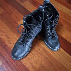 Dolce Vita Woman's Boots Size 7