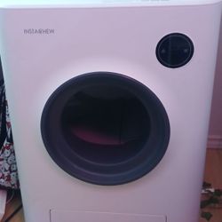 Brand New Insta Chew Cat Litter Box 