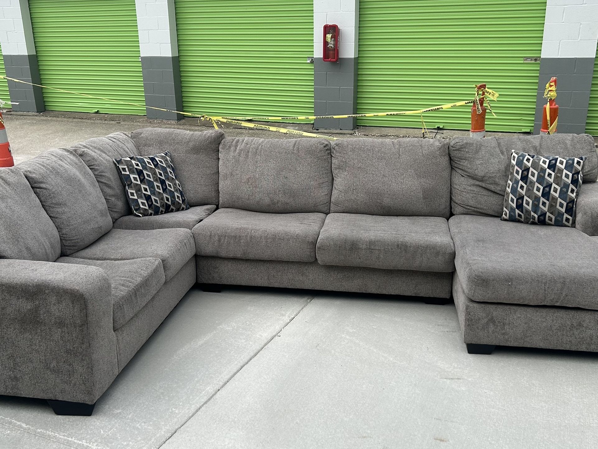 Large Sectional Couch (Free Delivery Local Cities)