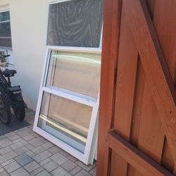 Simonton Newer Windows W screens  $55 each 