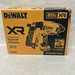 Dewalt XR nine gauge fencing, stapler, kit, new inbox