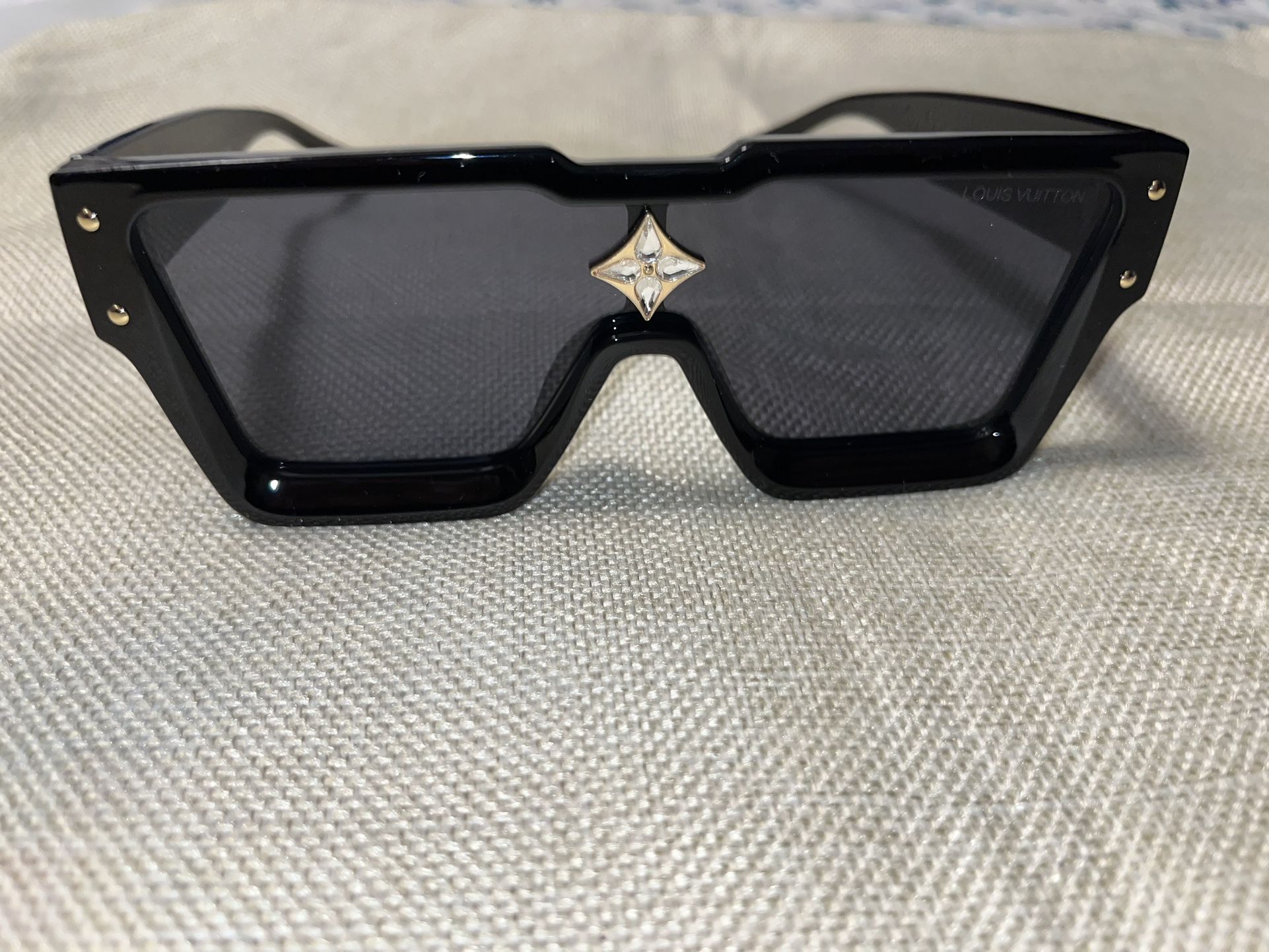 New Black sunglasses