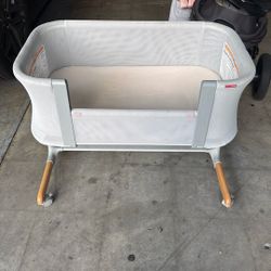 Skip Hop Baby Bassinet, Cozy Up 2-in-1 Bedside Sleeper & Bassinet, Grey