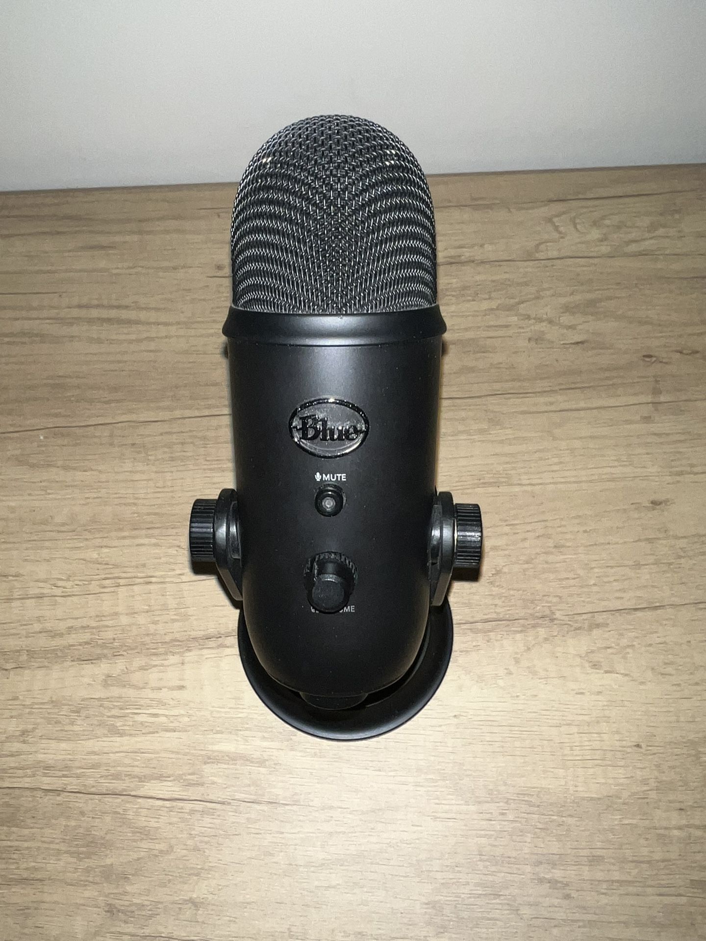 Blue YETI Black Out Edition Microphone. 