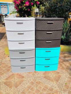 4 plastic drawers good condition