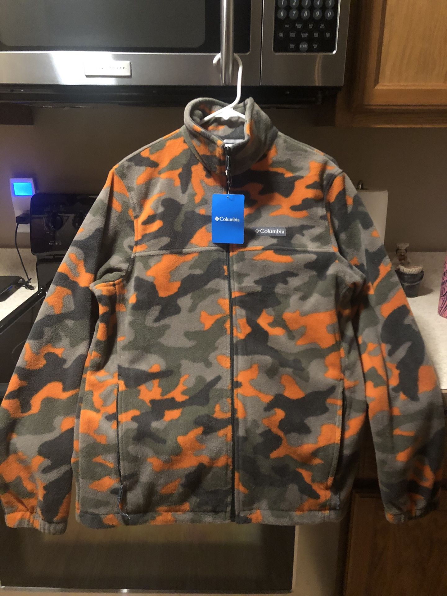 Men’s New Camouflage Columbia Jacket Size S