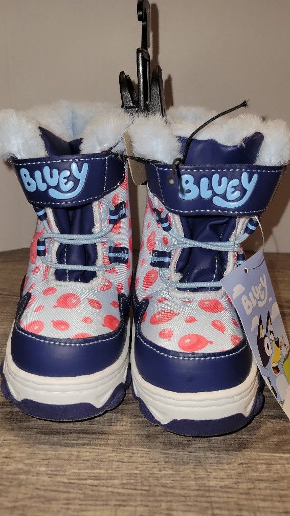 New Bluey Winter Boots size 8