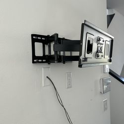 Heavy Duty Full Motion TV Wall Mount Up To 85 Inches 135 Lbs 