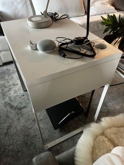 White Desk 