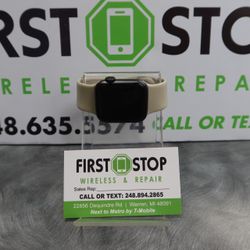 Apple Watch Series 6 40MM GPS Beige Includes Charger 