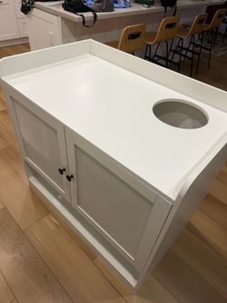 Luxury XL White Cat Litter Box Enclosure, Modern Dog-Proof Cat Condo with Large Tray, Suitable for Most Cats