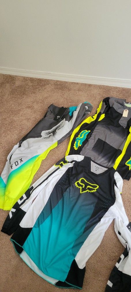 NWT Fox Riding gear set