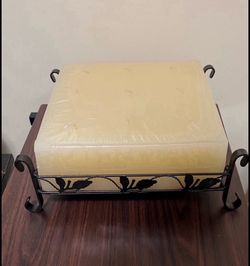 Large candle with brown metal holder pick up In Gaithersburg md20877