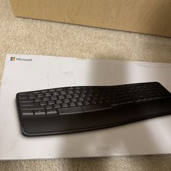 Microsoft Sculpt Comfort Desktop ,Black‼️YES STILL AVAILABLE ‼️‼️