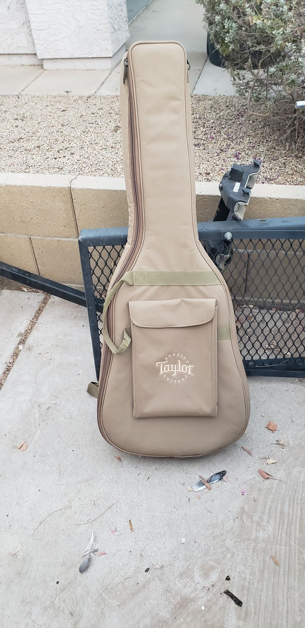 Taylor guitar bag
