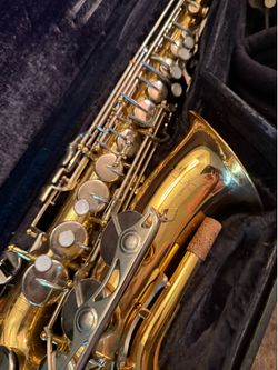Vito saxophone made in Japan is a high-quality student instrument stencil-produced by Yamaha, functionally identical to the popular Yamaha YAS-23 (for