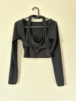 Alo Yoga Halter Crop Top Buckle Long sleeve Small for Sale in Chula Vista,  CA - OfferUp