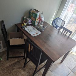 Kitchen Table! (w/ 4 IKEA Chairs)