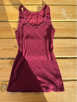 Dark red Arizona Jeans co tank top with lace back
