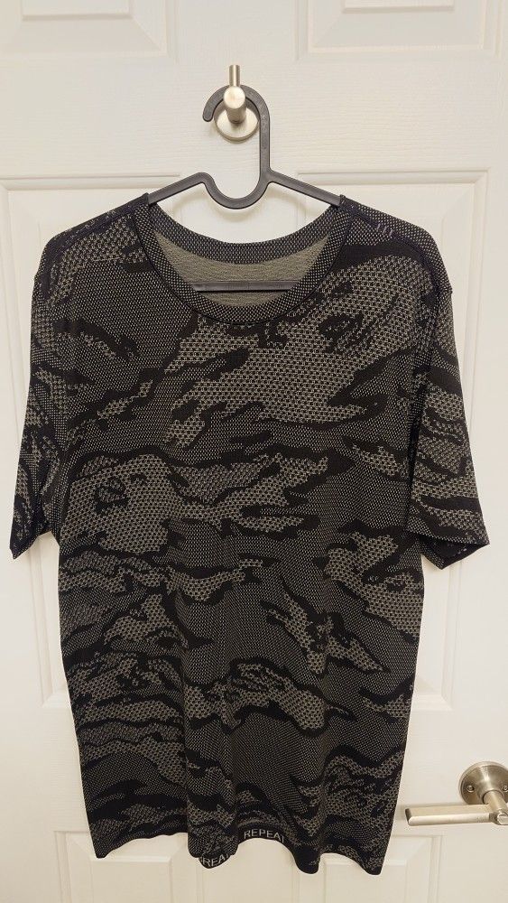 Lululemon Mens Metal Vent Tech Camo T-Shirt Men Sz Medium Boston Performance