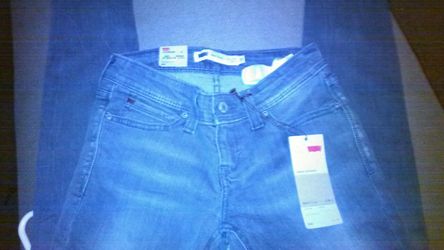 Levis size 25 ladies