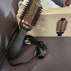 L’ange Le Volume Brush  