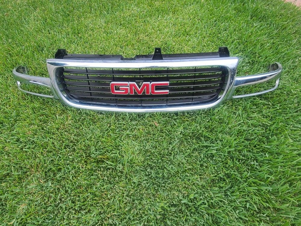 GMC Sierra Yukon Grill