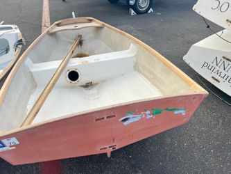 Sabot rowing dinghy