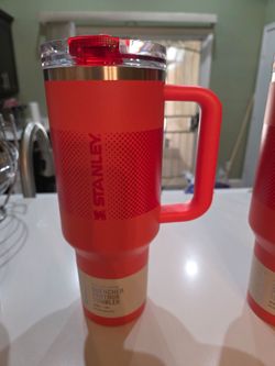 Stanley quencher tumbler 40 oz