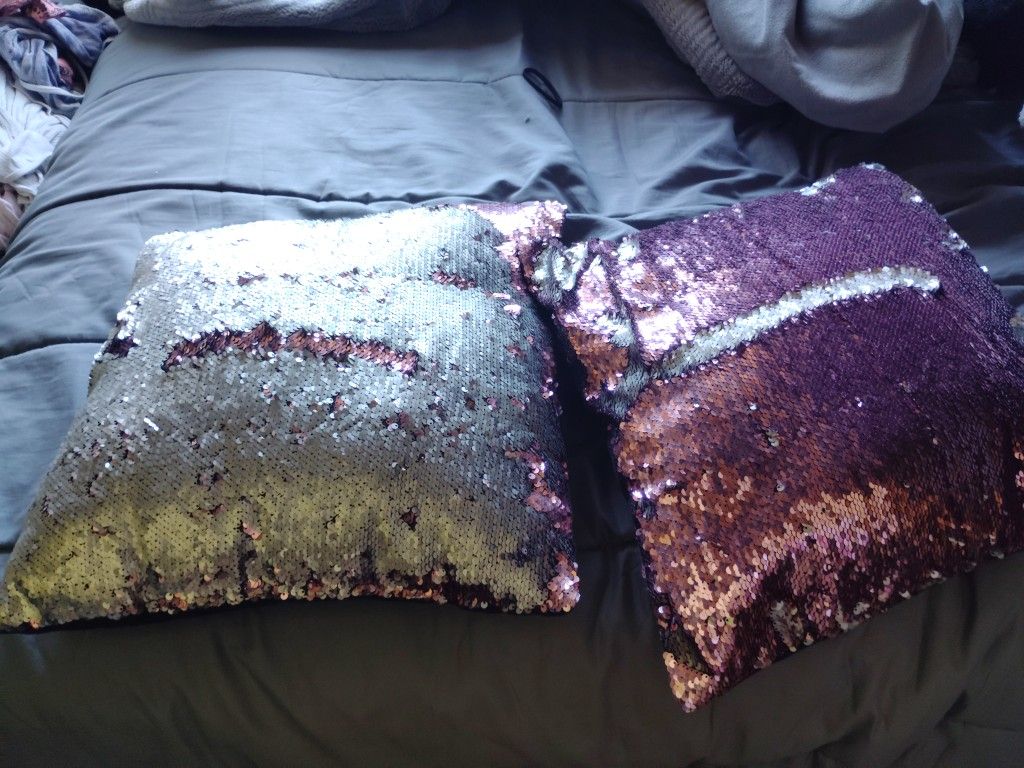 Color changing pillows
