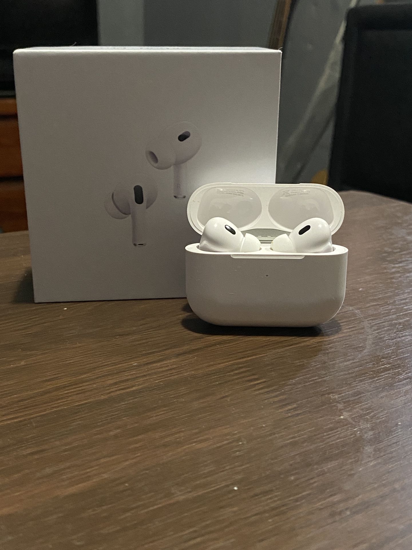 AirPod Pro (Second Generation) (with MagSafe Charging Case)