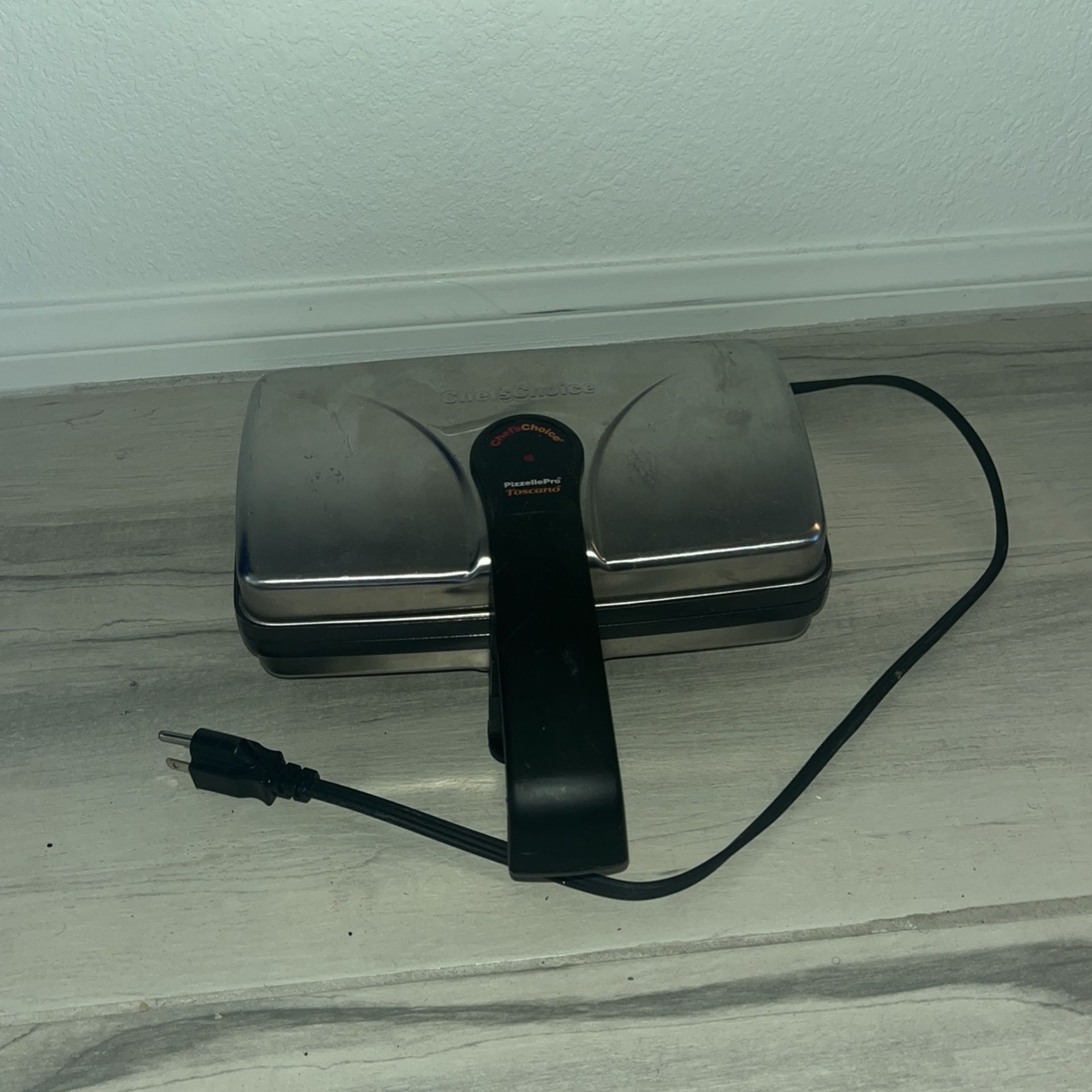 Chef's Choice Pizzelle Maker Pro Toscano NonStick Professional Model