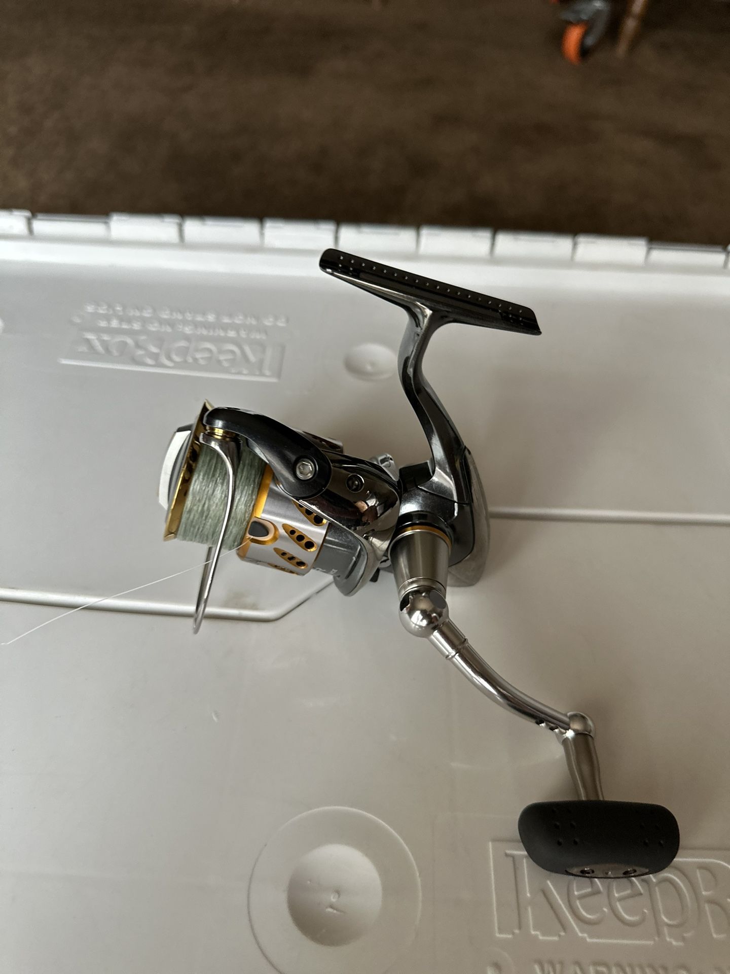 Like new Shimano 07 Stella 2500S Left and Right Gear 5.2:1 Spinning Fishing Reel “Top of the line”