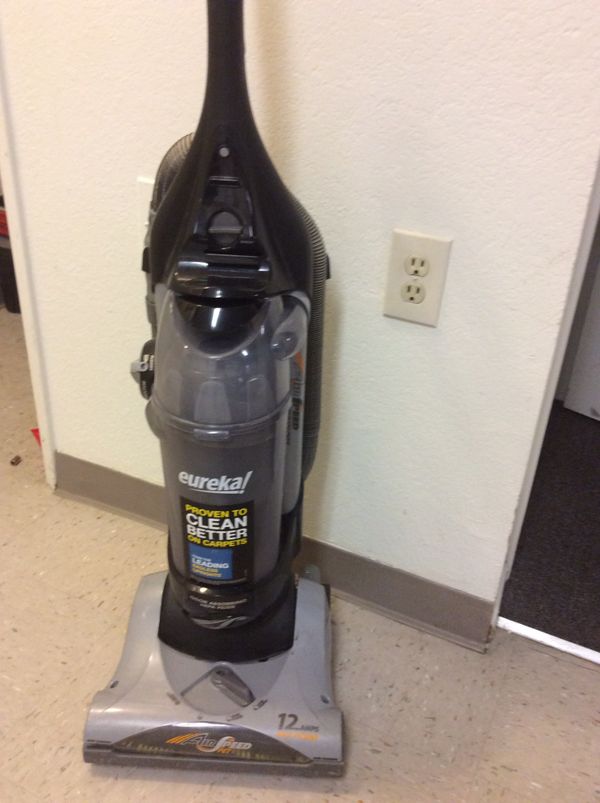 Eureka vacuum cleaner works perfect for Sale in East Los Angeles, CA