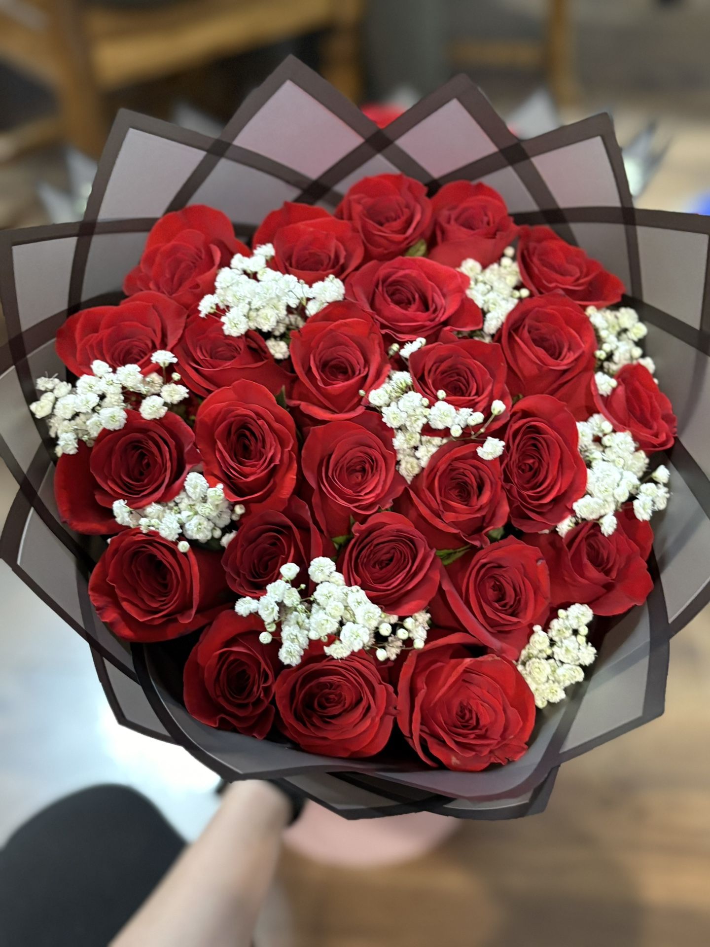25 Red Roses