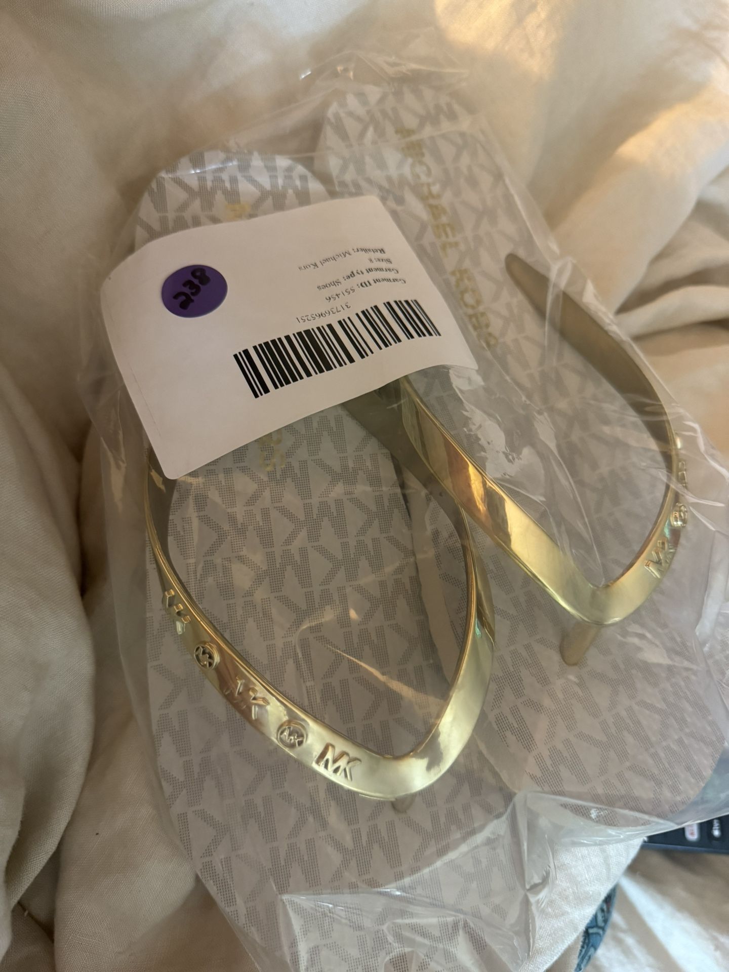 New In Sealed Bag Michael Kors Vanilla Gold Monogram Flip Flops Size 8