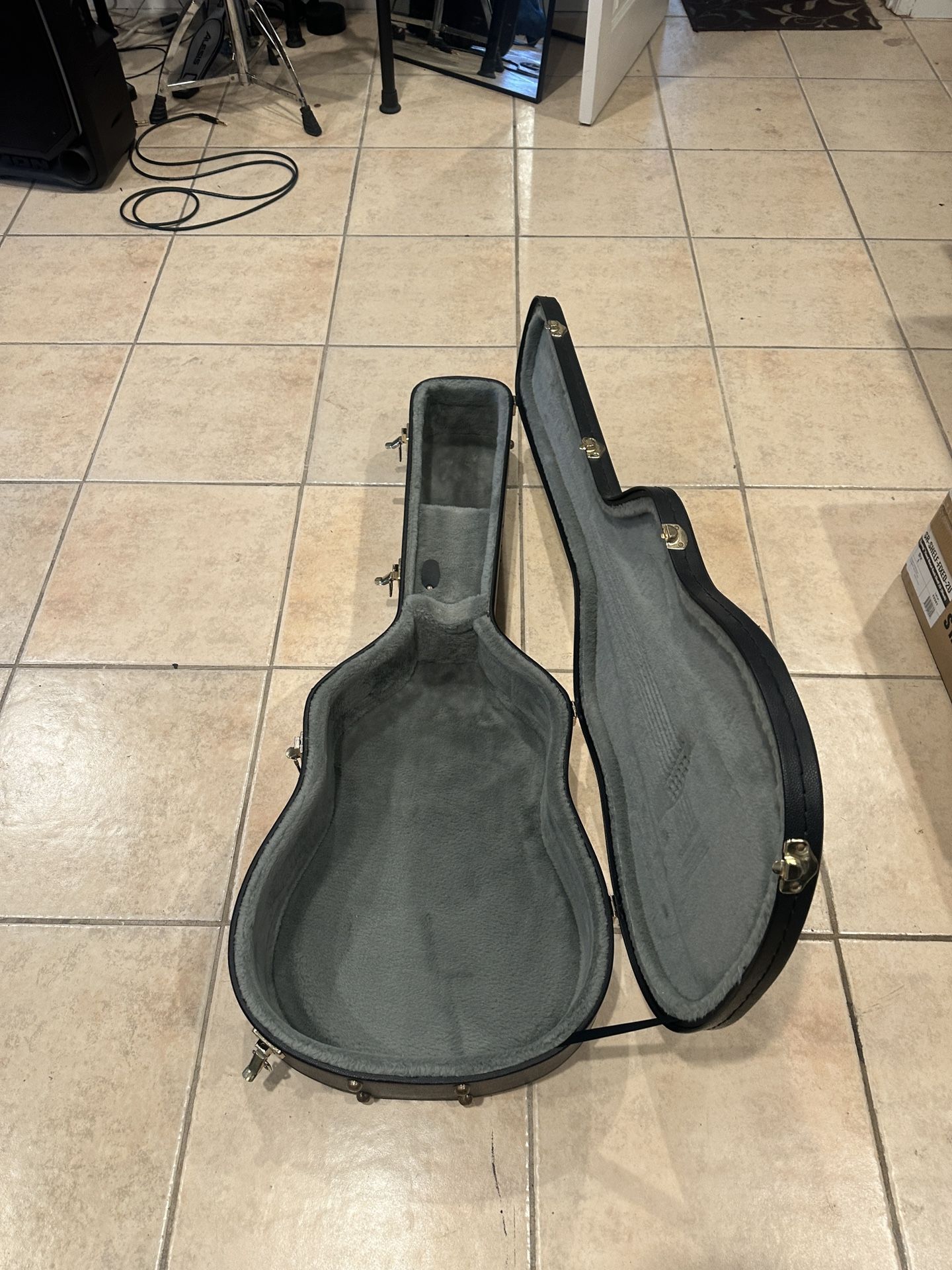 Acoustic Guitar Hard Case