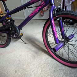 BMX Bike 20 inch with pump and helmet in very good condition 