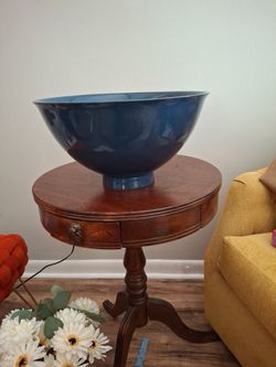 Decorative large bowl