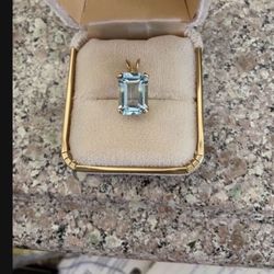 14k Gold Blue Topaz Pendant 