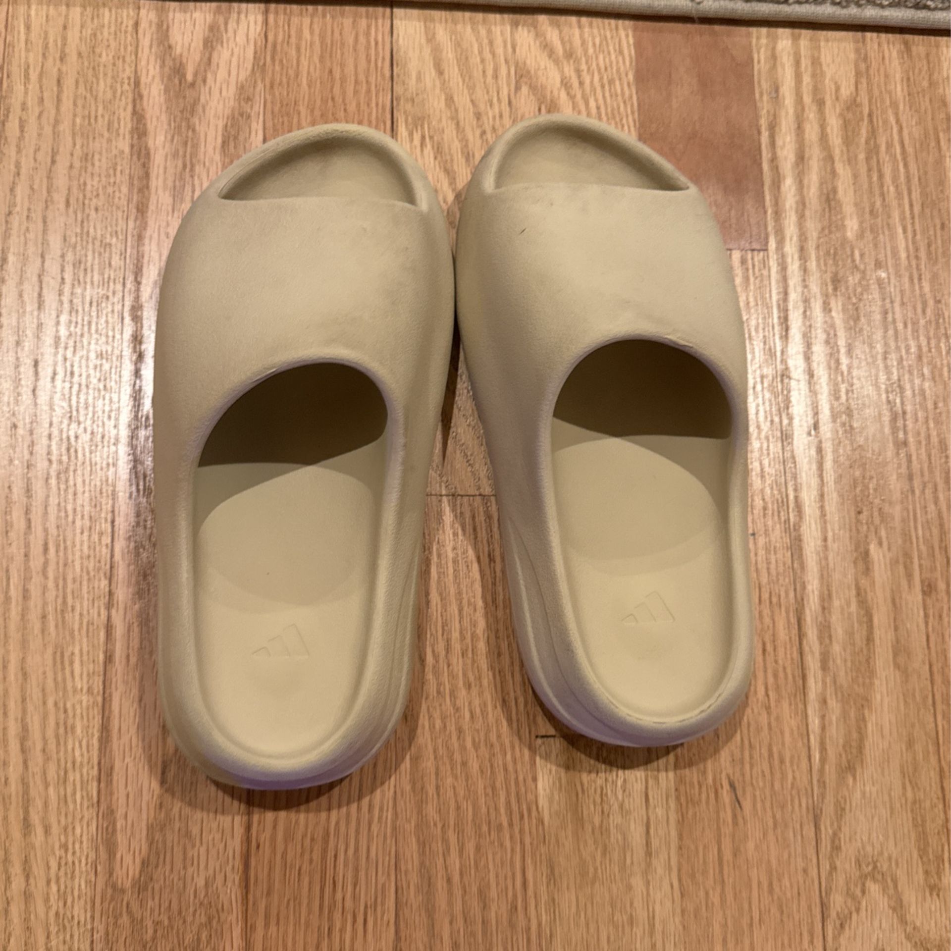 Yeezy Slides Used