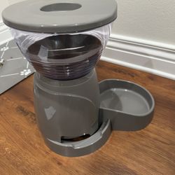 Pet Food dispenser 