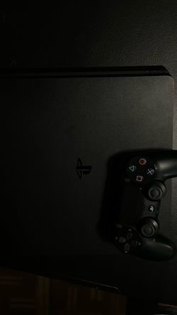 Ps4 with controller